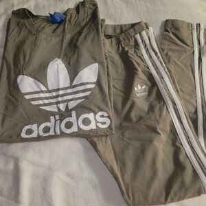 Adidas Green T-shirt and Leggings Set